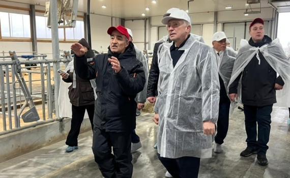 Губернатор Владимир Мазур дал старт работе животноводческого комплекса в Асиновском районе Губернатор Владимир Мазур дал старт работе животноводческого комплекса в Асиновском районе