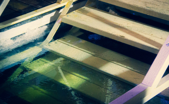 Крещенский дресс-код: как одеться по традиции и не замёрзнуть — главные элементы образа для проруби Крещенский дресс-код: как одеться по традиции и не замёрзнуть — главные элементы образа для проруби